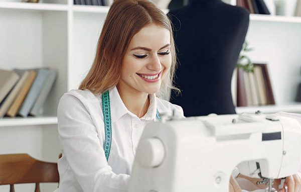 Article presse mecanicienne modèle couturièreLe parisien